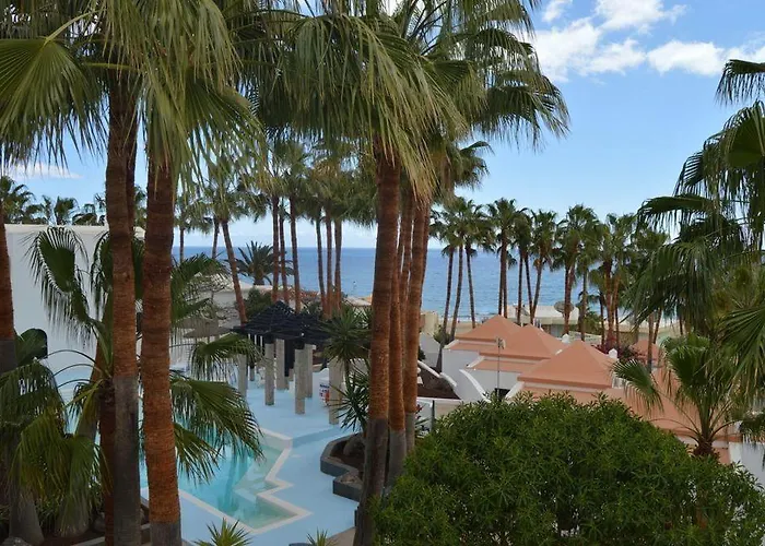 Aparthotel Bahia Calma