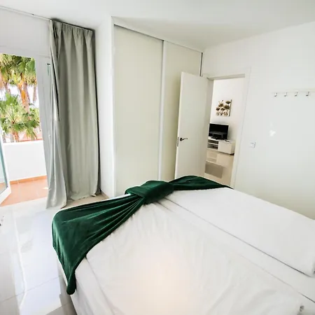 Lejlighedshotel Bahia Calma 4*
