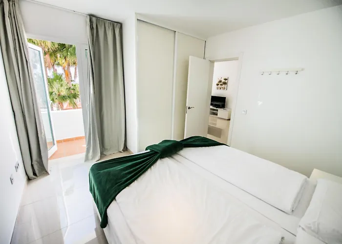 Aparthotel Bahia Calma 4*