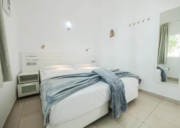 Bahia Calma Aparthotel 4*
